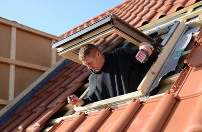 Pose de fenêtres de toit Velux à Vicq-sur-Mer